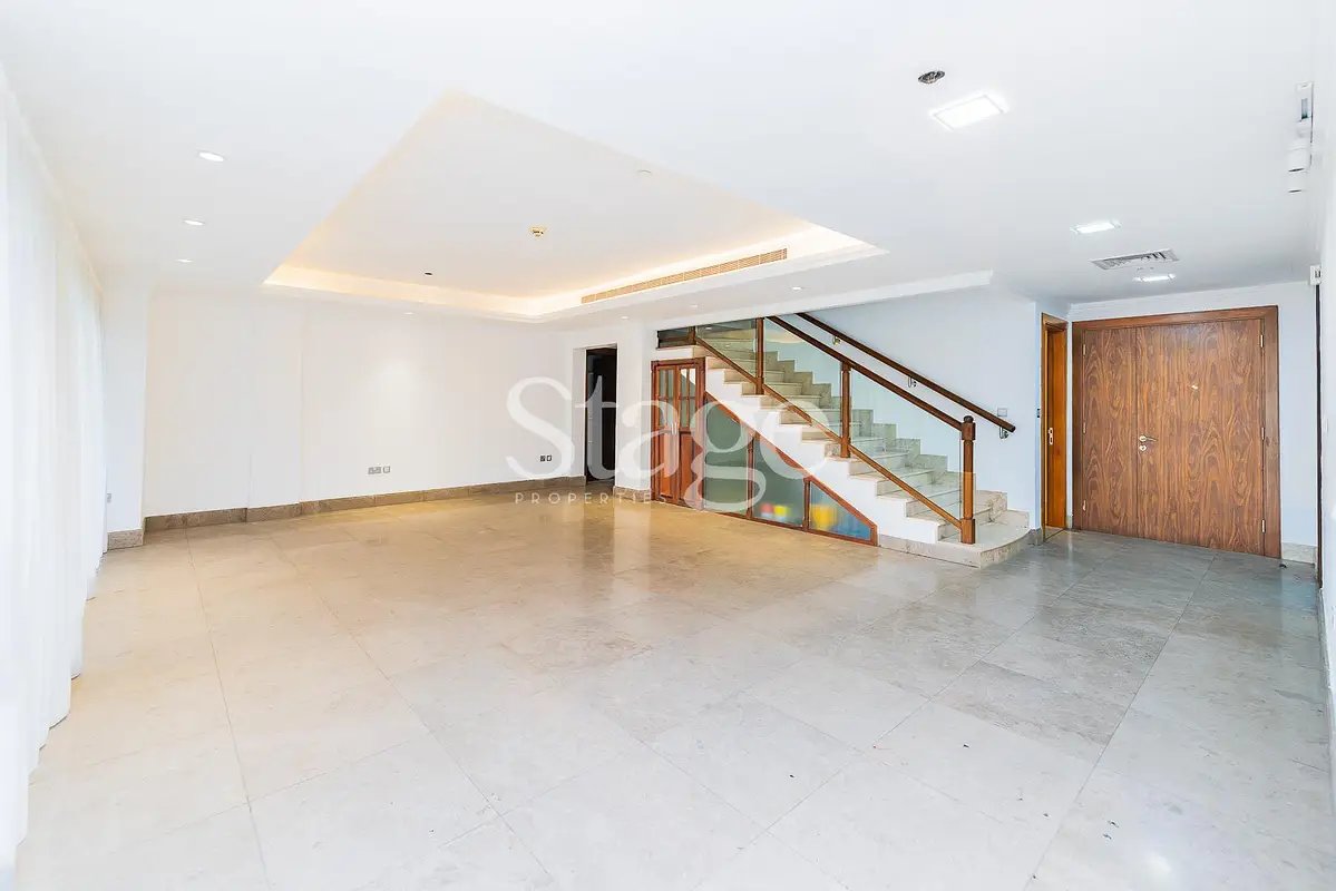 4-bedroom freehold apartment in Business Bay — photo 3 of 5