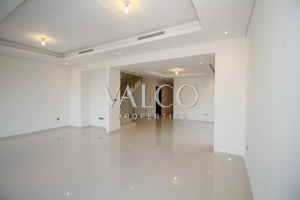 3-bedroom freehold villa in DAMAC Hills — photo 5 of 5