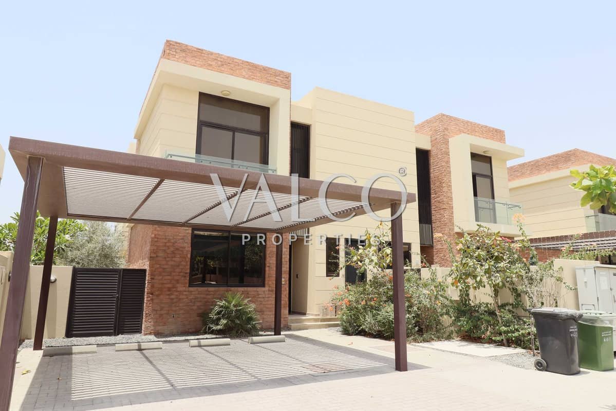 3-bedroom freehold villa in DAMAC Hills — photo 2 of 5