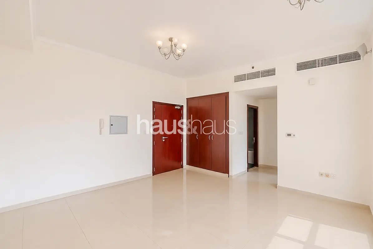 studio freehold apartment in Dubai Marina — photo 5 of 5