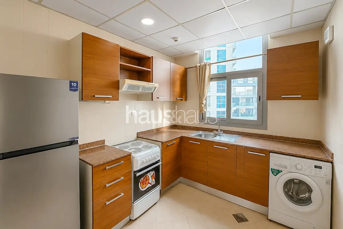 studio freehold apartment in Dubai Marina — photo 3 of 5