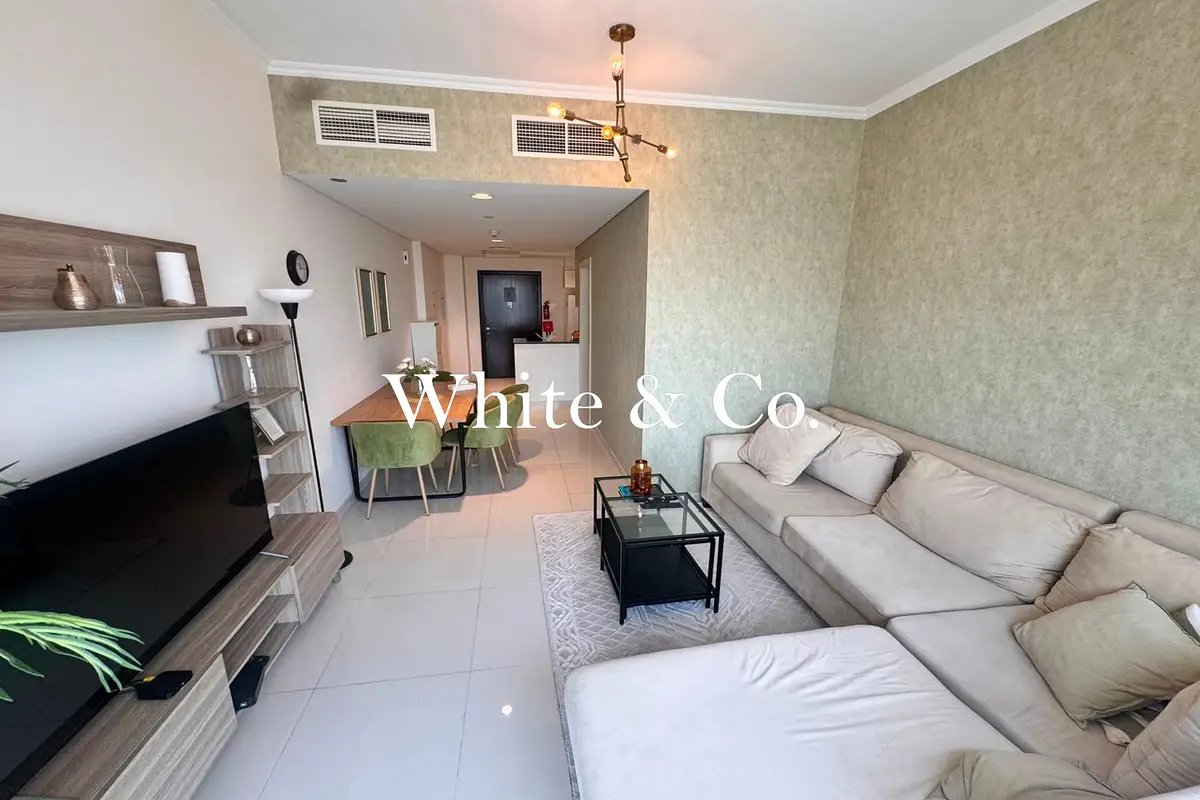 1-bedroom freehold apartment in DAMAC Hills — photo 1 of 5