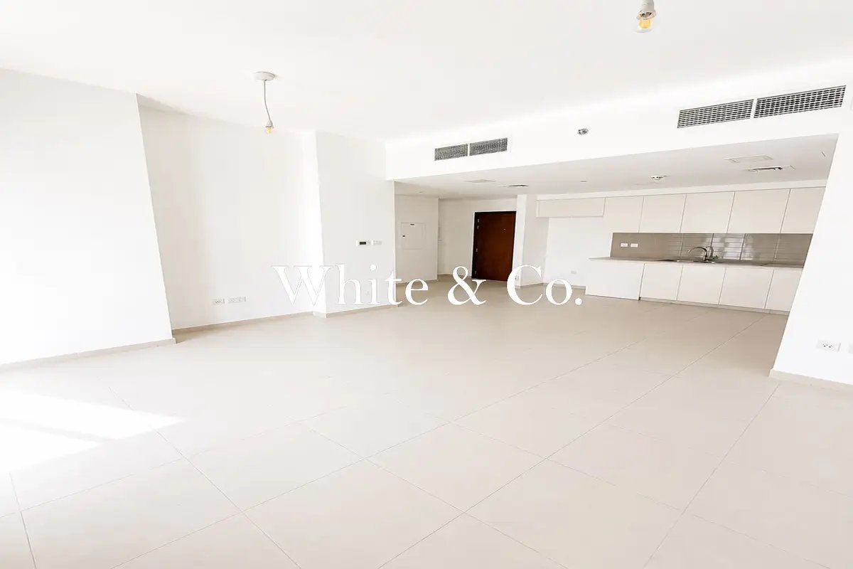 2-bedroom freehold apartment in Town Square — photo 5 of 5