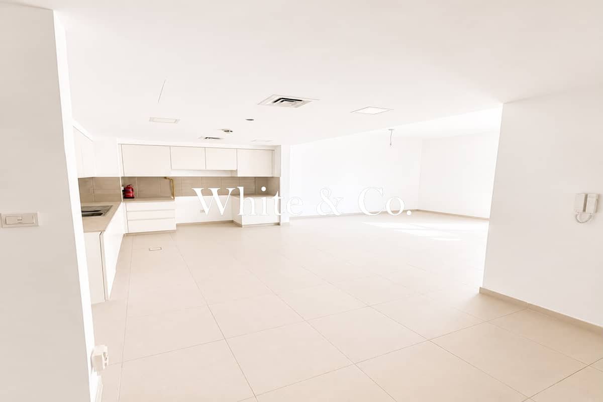 2-bedroom freehold apartment in Town Square — photo 4 of 5