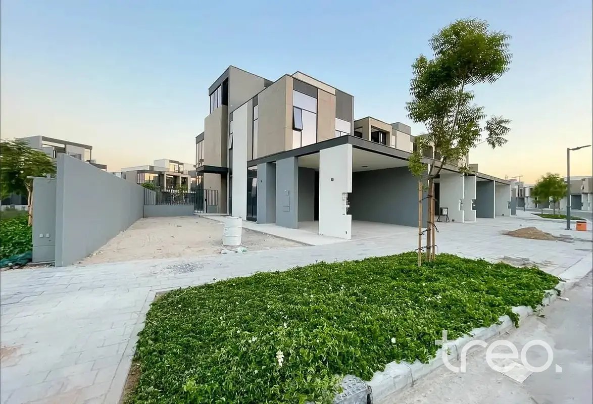 4-bedroom freehold villa in Mudon — photo 1 of 5