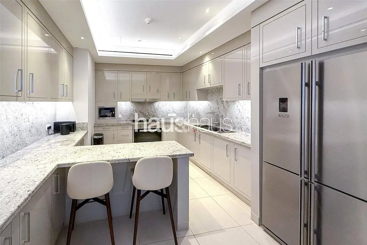 3-bedroom freehold apartment in Downtown Dubai — photo 5 of 5