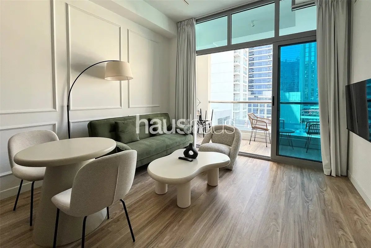 studio freehold apartment in Dubai Marina — photo 1 of 5