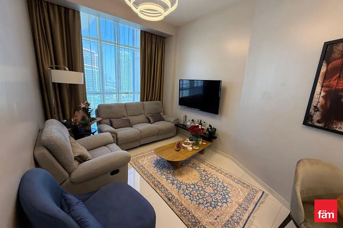 1-bedroom freehold apartment in DAMAC Hills — photo 2 of 5