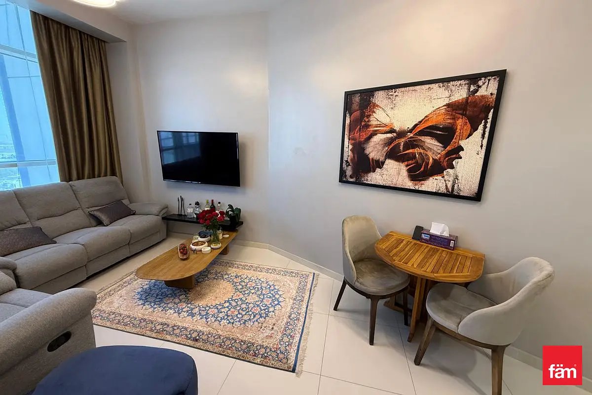 1-bedroom freehold apartment in DAMAC Hills — photo 3 of 5