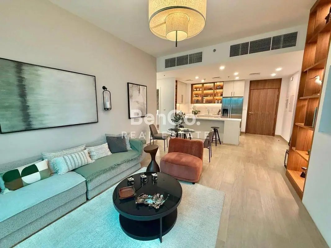 2-bedroom freehold apartment in Town Square — photo 3 of 5