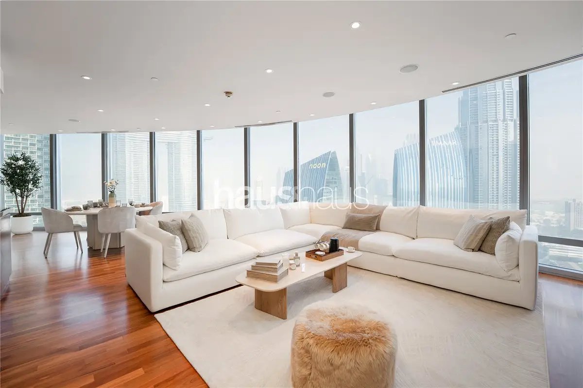 3-bedroom freehold apartment in Downtown Dubai — photo 1 of 5