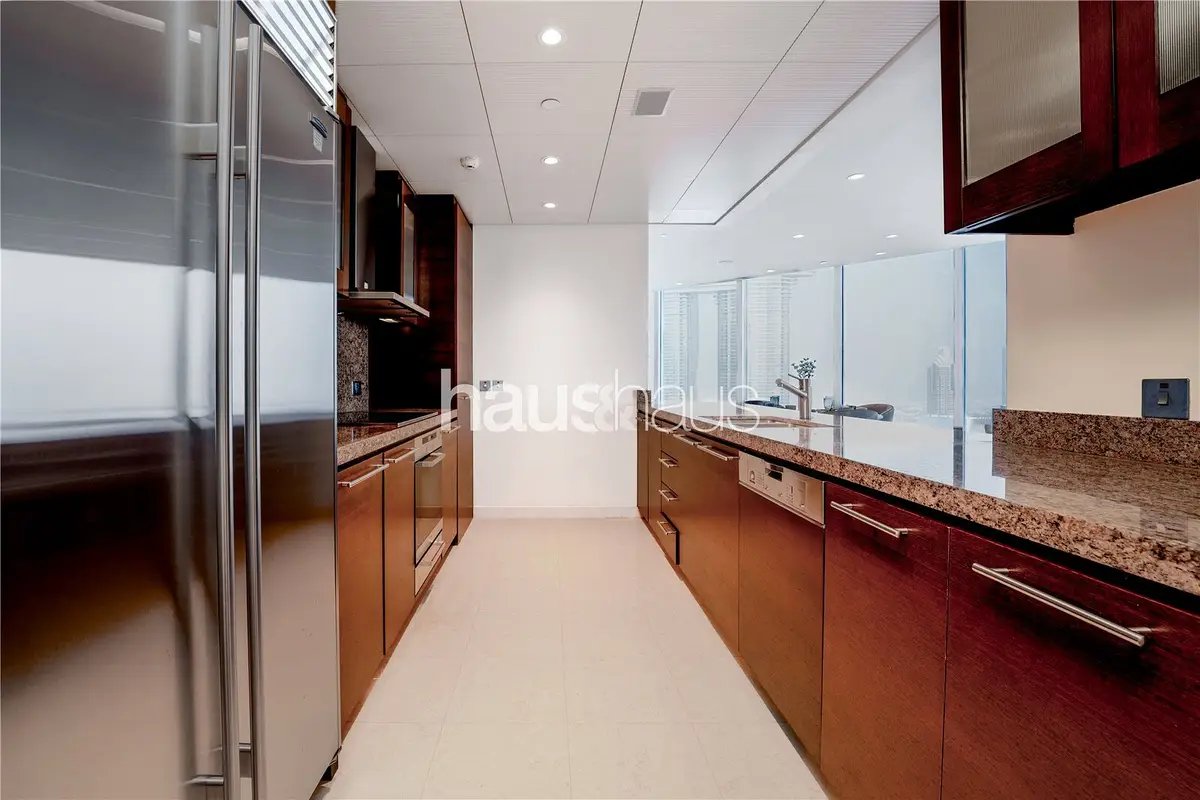 3-bedroom freehold apartment in Downtown Dubai — photo 3 of 5