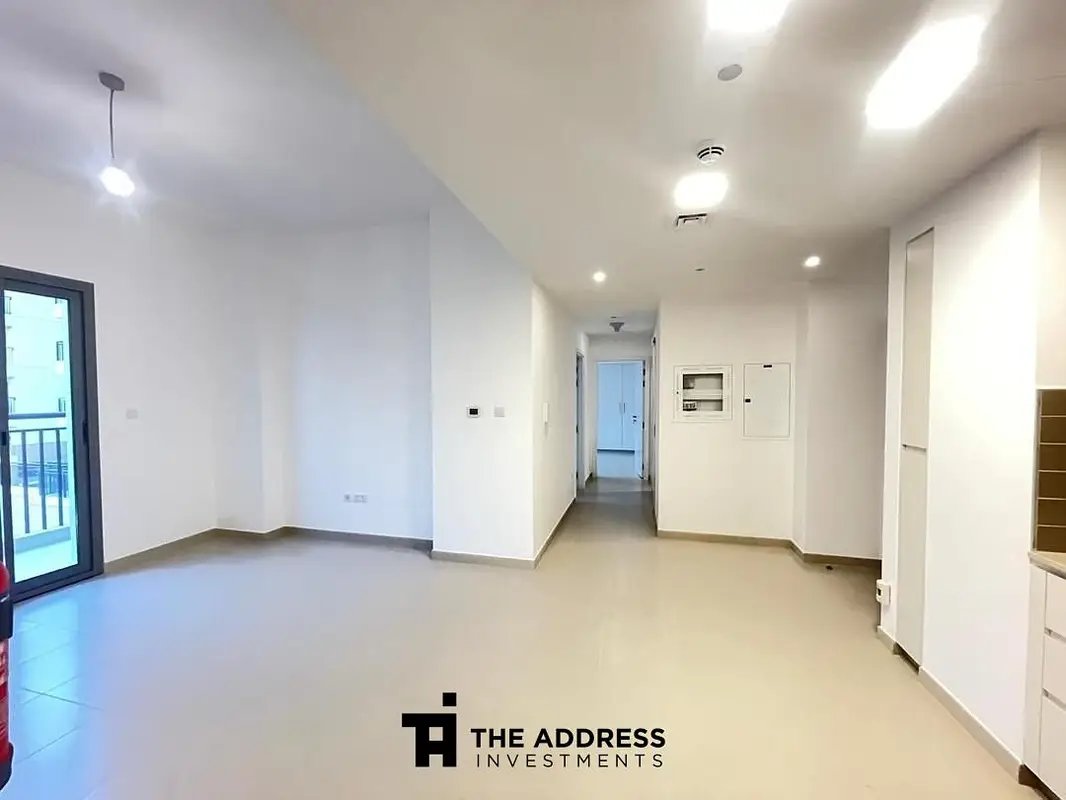 2-bedroom freehold apartment in Town Square — photo 1 of 5