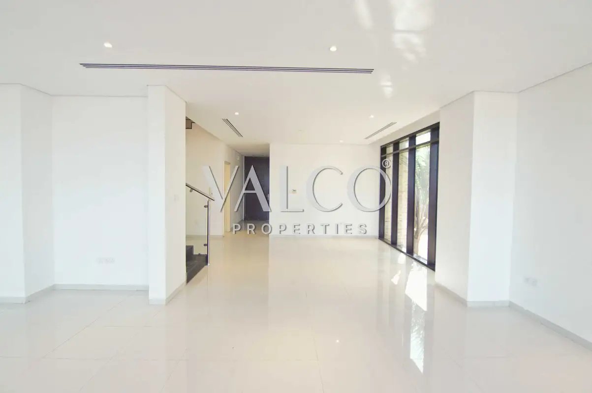 3-bedroom freehold villa in DAMAC Hills — photo 5 of 5