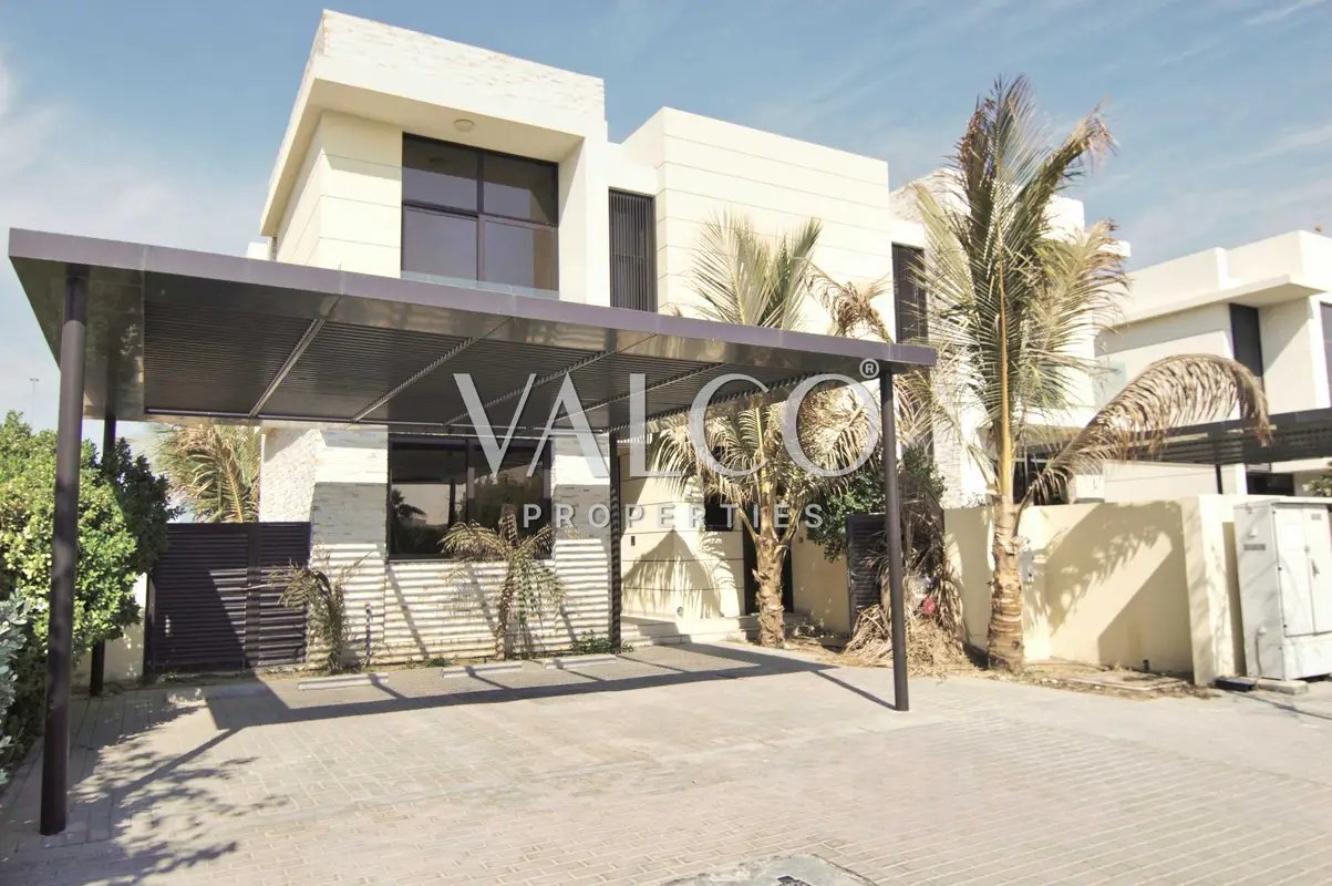 3-bedroom freehold villa in DAMAC Hills — photo 2 of 5