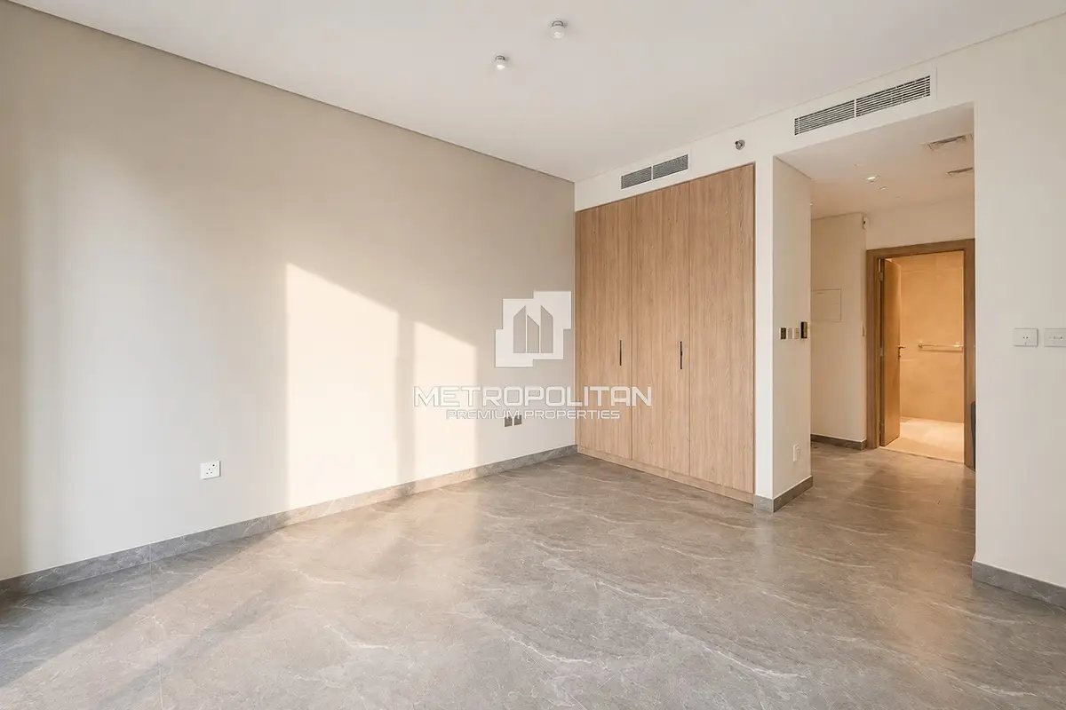 studio freehold apartment in Business Bay — photo 2 of 5