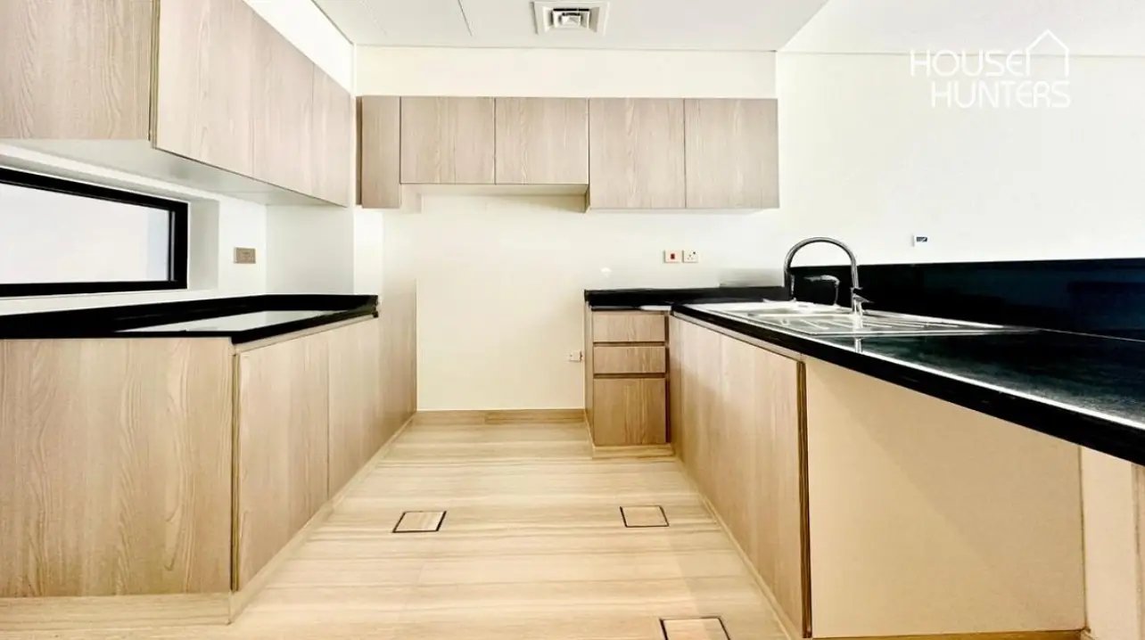 3-bedroom freehold villa in DAMAC Hills — photo 3 of 5