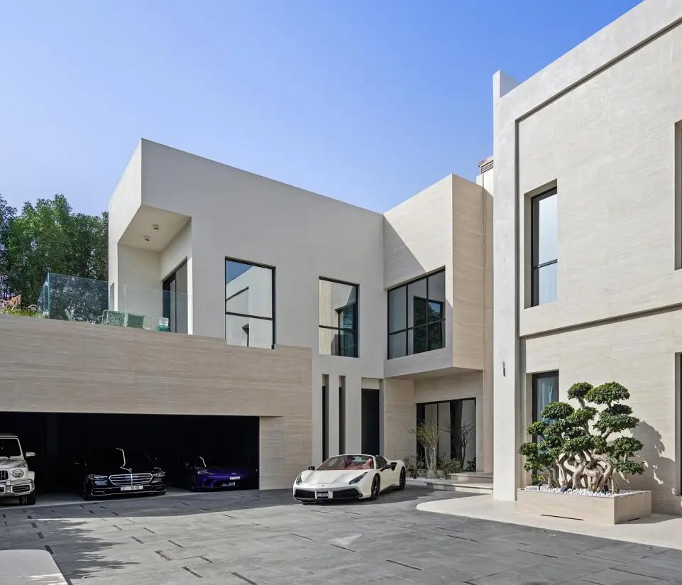 6-bedroom freehold villa in Al Barari — photo 1 of 5