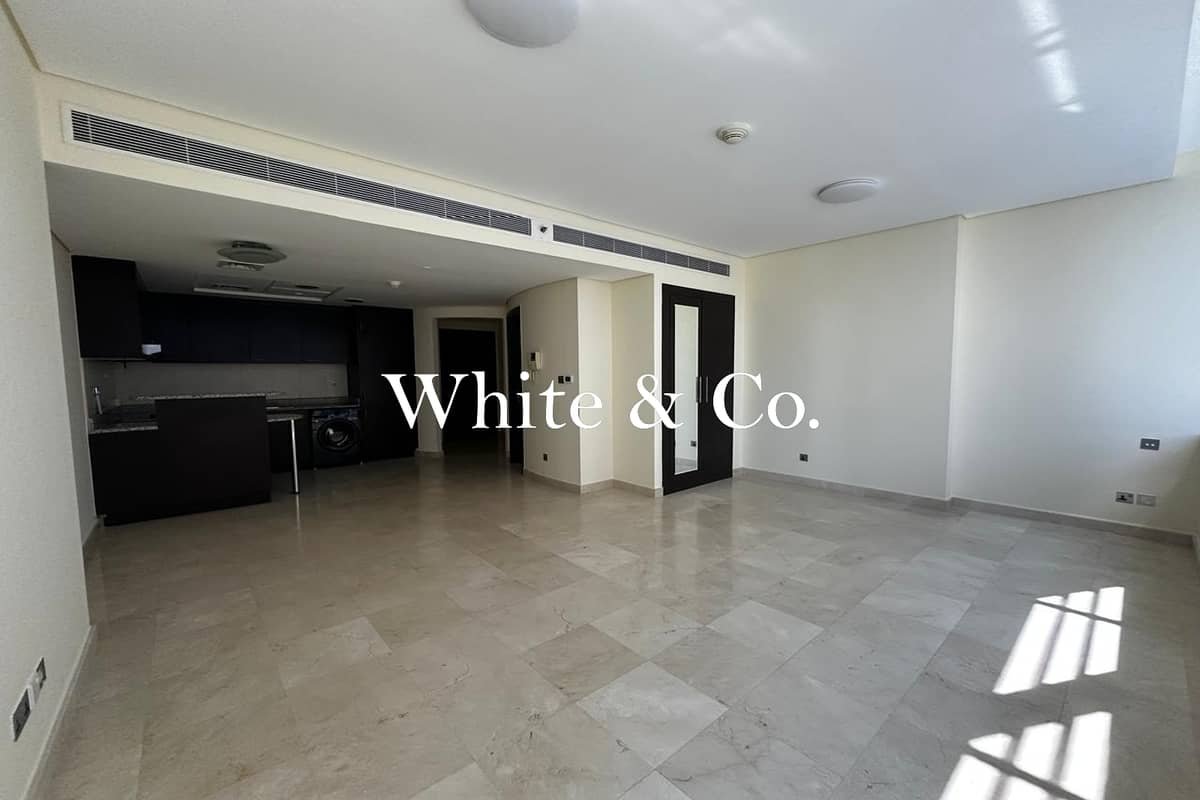 studio freehold apartment in DIFC — photo 2 of 5