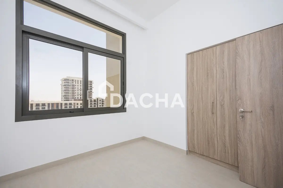 2-bedroom freehold apartment in Town Square — photo 5 of 5