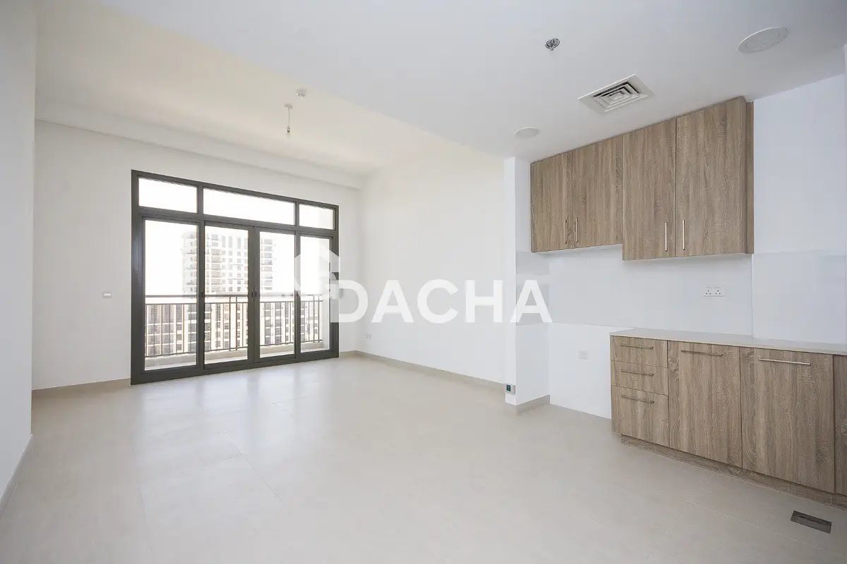 2-bedroom freehold apartment in Town Square — photo 3 of 5