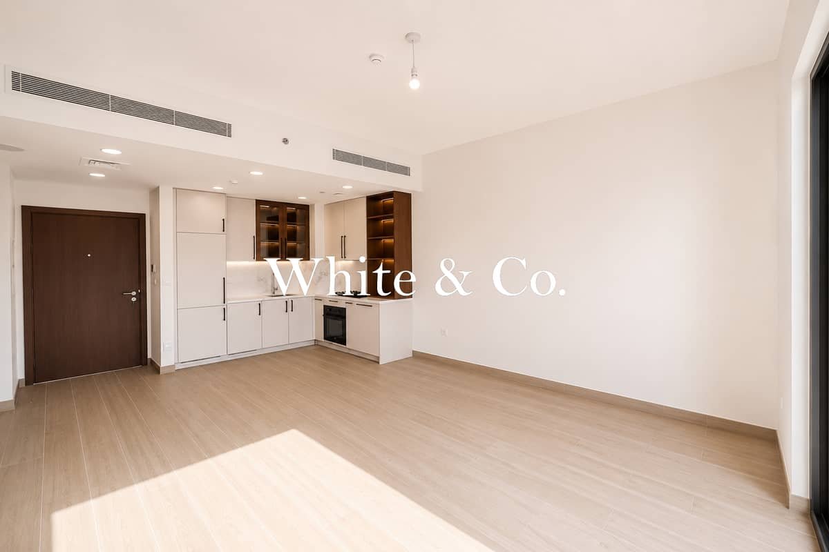 1-bedroom freehold apartment in Town Square — photo 2 of 5