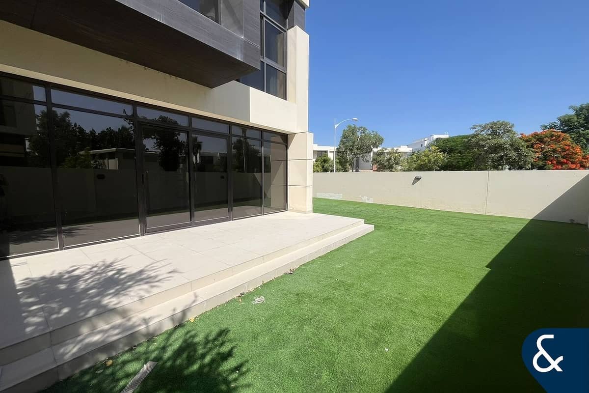 4-bedroom freehold villa in DAMAC Hills — photo 1 of 5