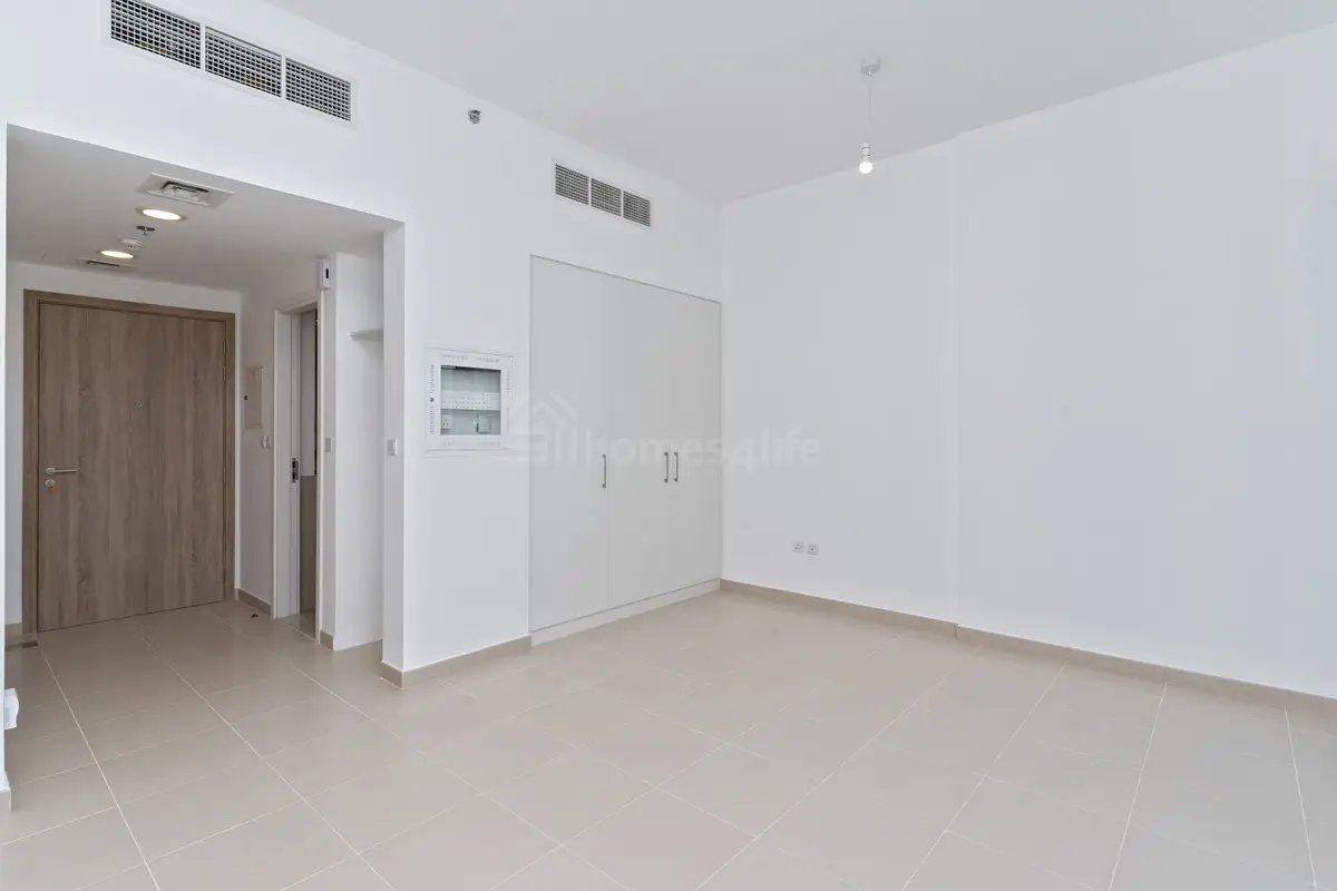 studio freehold apartment in Town Square — photo 3 of 5