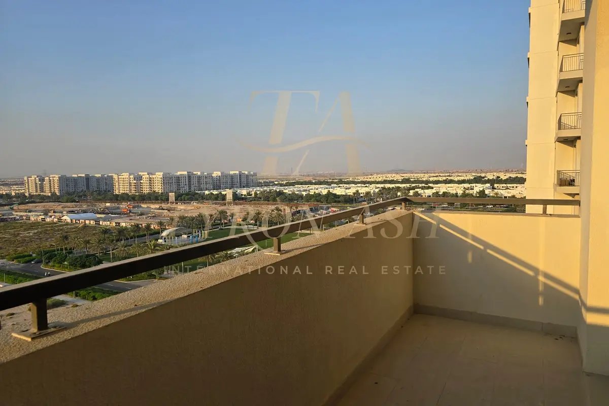 2-bedroom freehold apartment in Town Square — photo 3 of 5