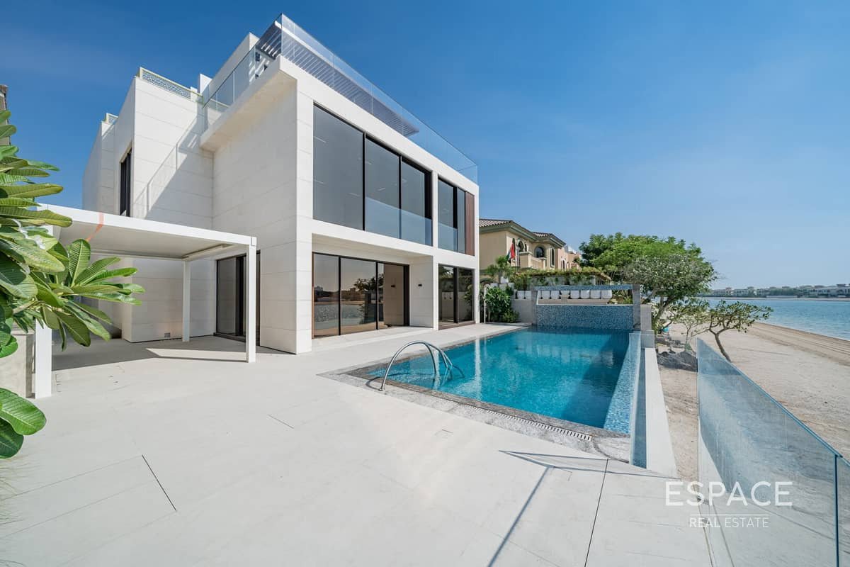 5-bedroom freehold villa in Palm Jumeirah — photo 1 of 5