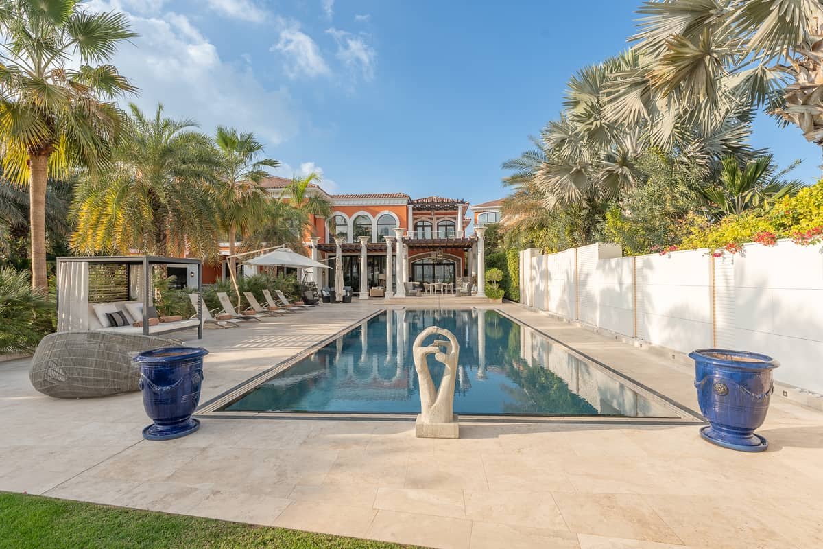 7-bedroom freehold villa in Palm Jumeirah — photo 1 of 5