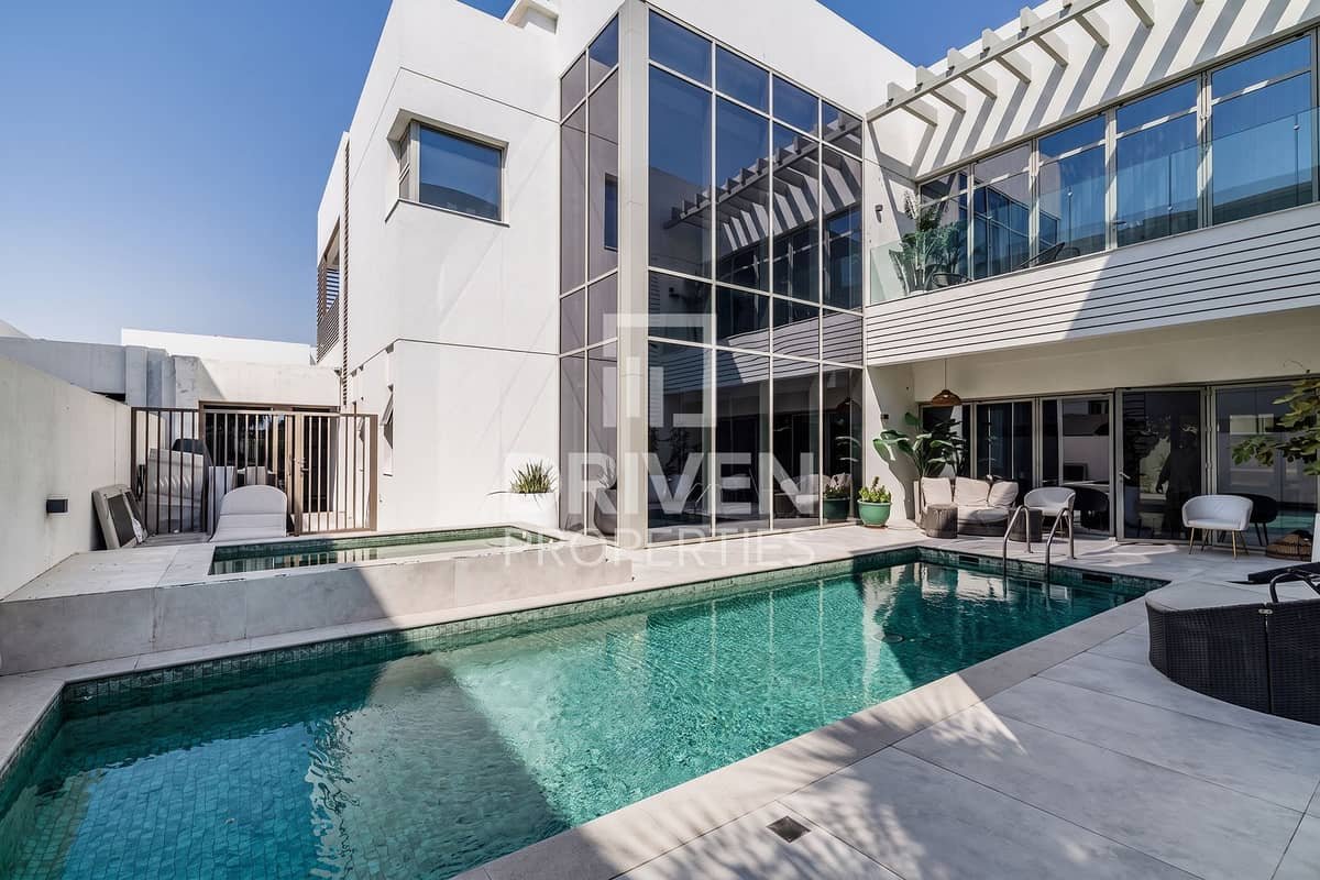 5-bedroom freehold villa in Mohammed Bin Rashid City (MBR City) — photo 1 of 4