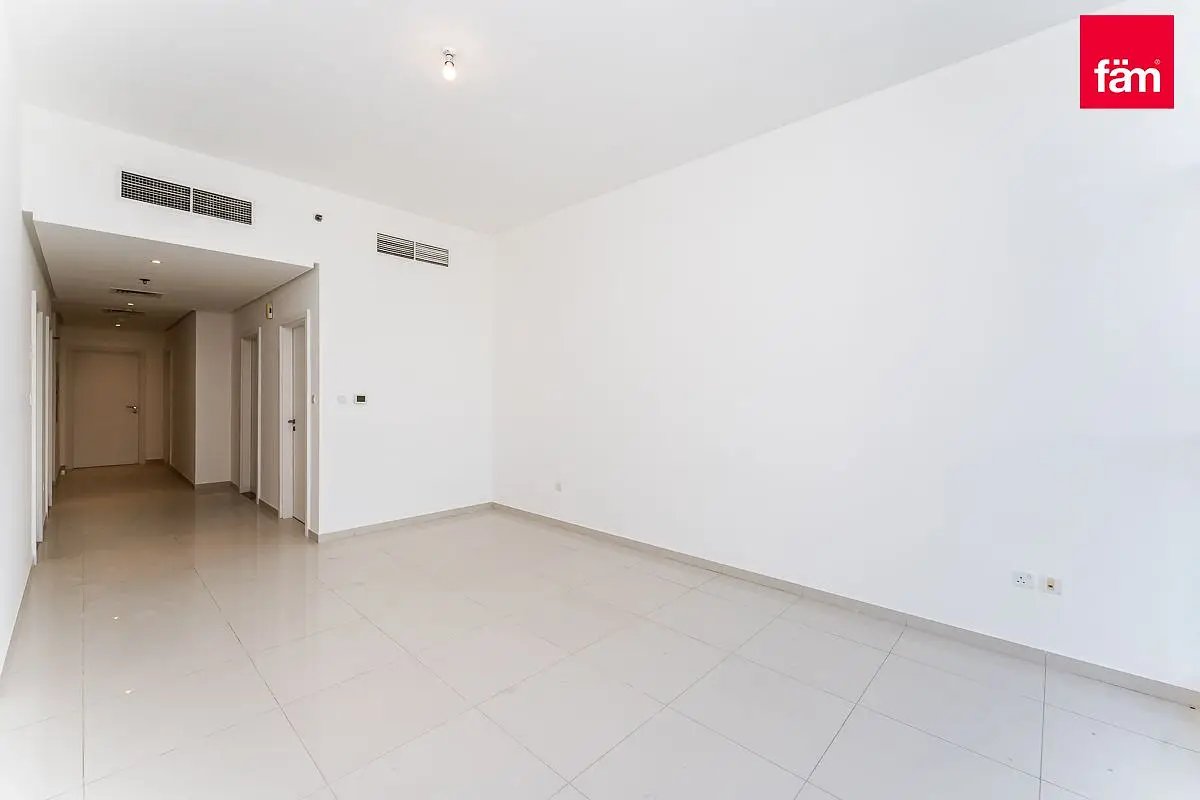 3-bedroom freehold apartment in DAMAC Hills — photo 2 of 4
