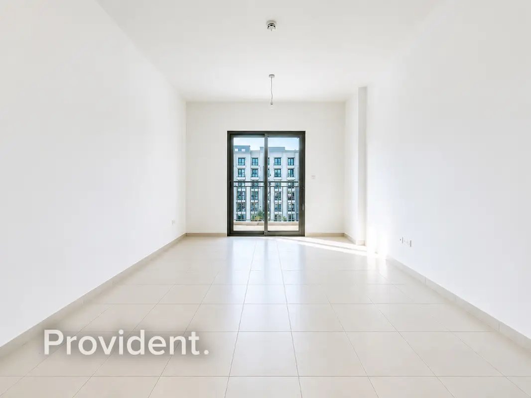 3-bedroom freehold apartment in Town Square — photo 4 of 4