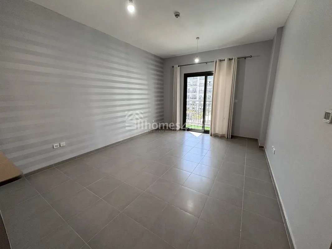 3-bedroom freehold apartment in Town Square — photo 4 of 4