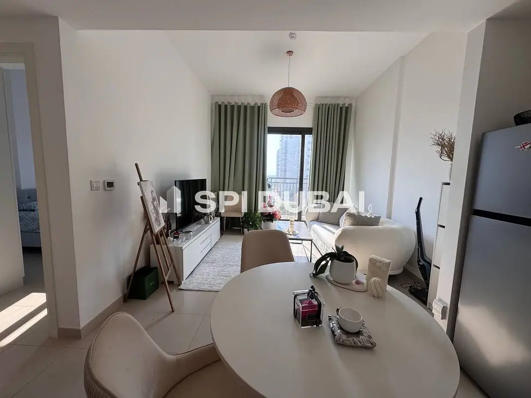 1-bedroom freehold apartment in Town Square — photo 2 of 4