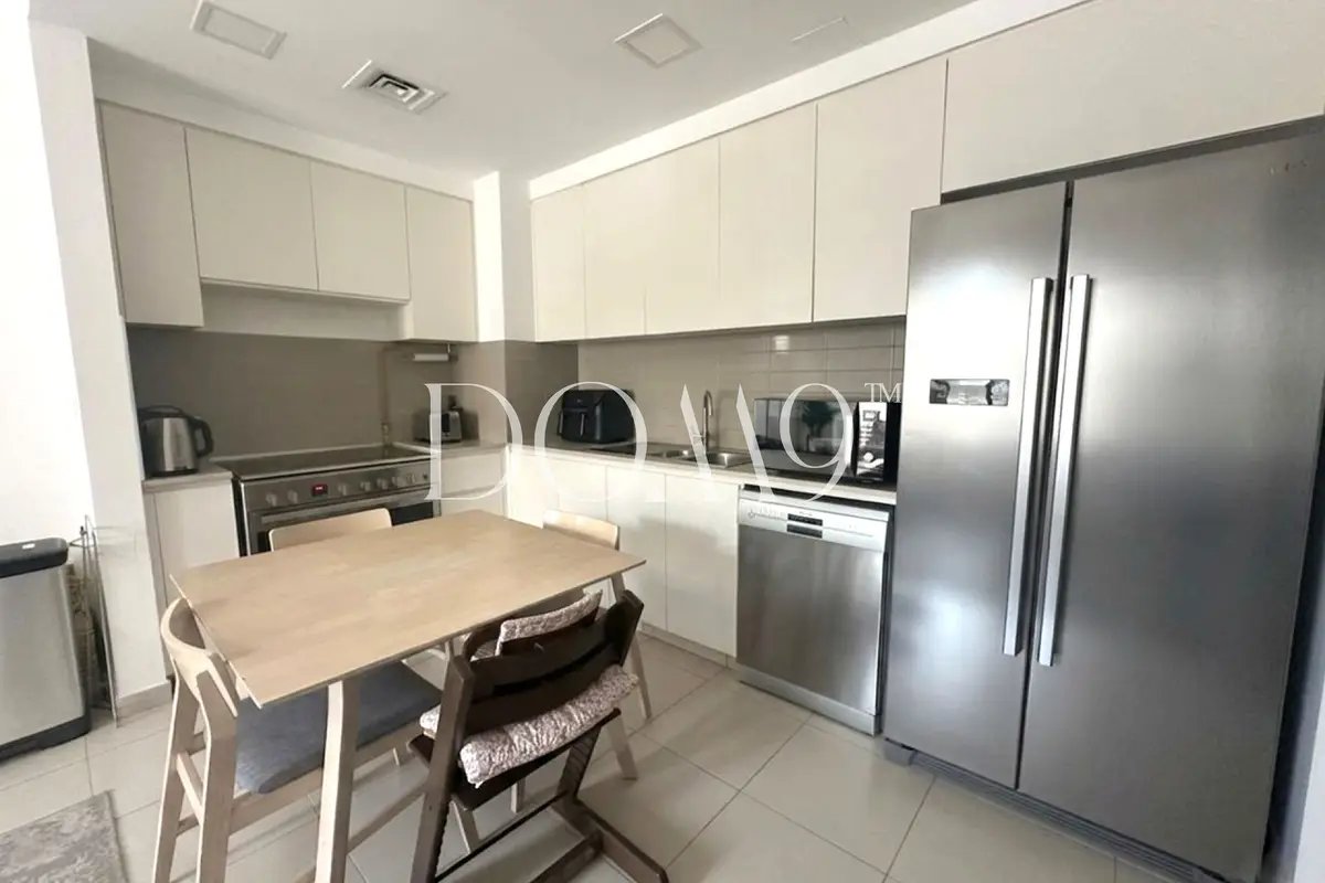 2-bedroom freehold apartment in Town Square — photo 2 of 4