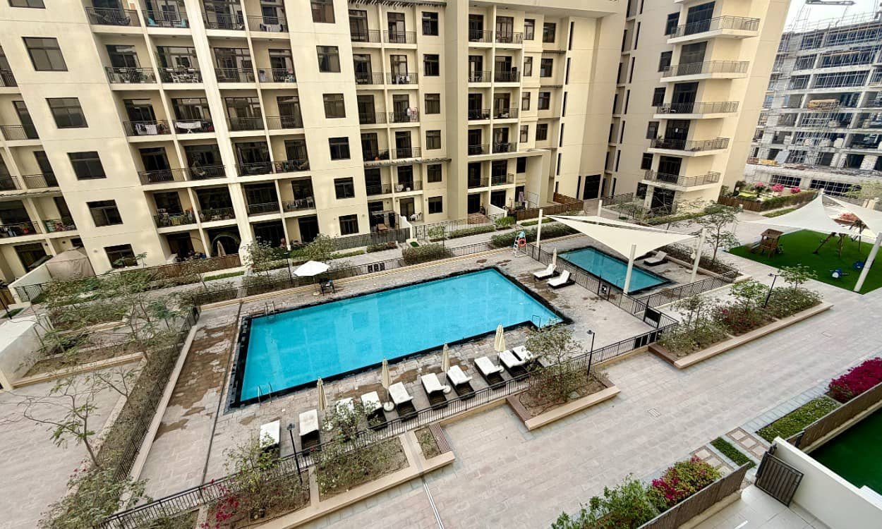 2-bedroom freehold apartment in Town Square — photo 1 of 4