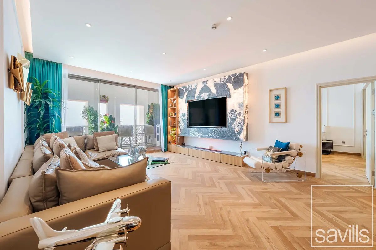 2-bedroom freehold apartment in Palm Jumeirah — photo 1 of 5