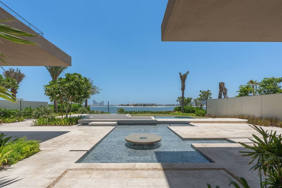 5-bedroom freehold villa in Palm Jumeirah — photo 2 of 5