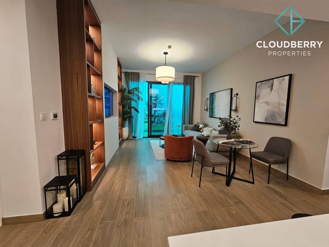 1-bedroom freehold apartment in Town Square — photo 1 of 4