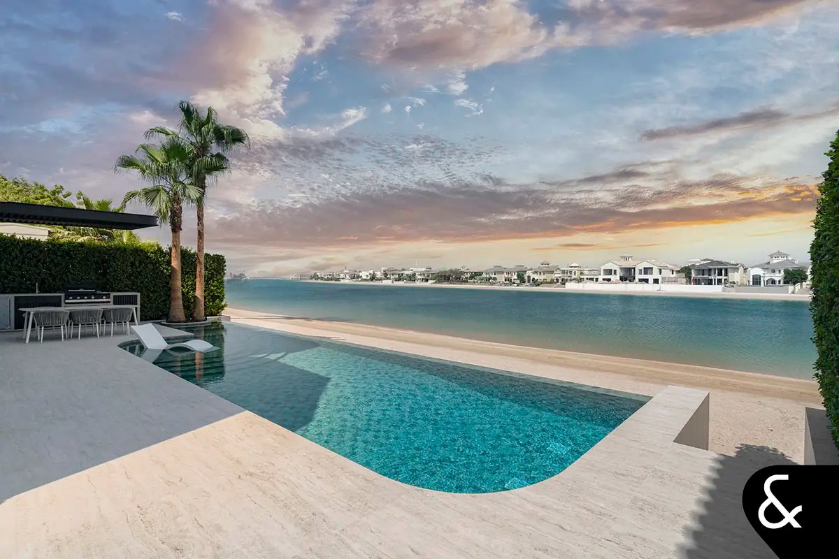 4-bedroom freehold villa in Palm Jumeirah — photo 1 of 5