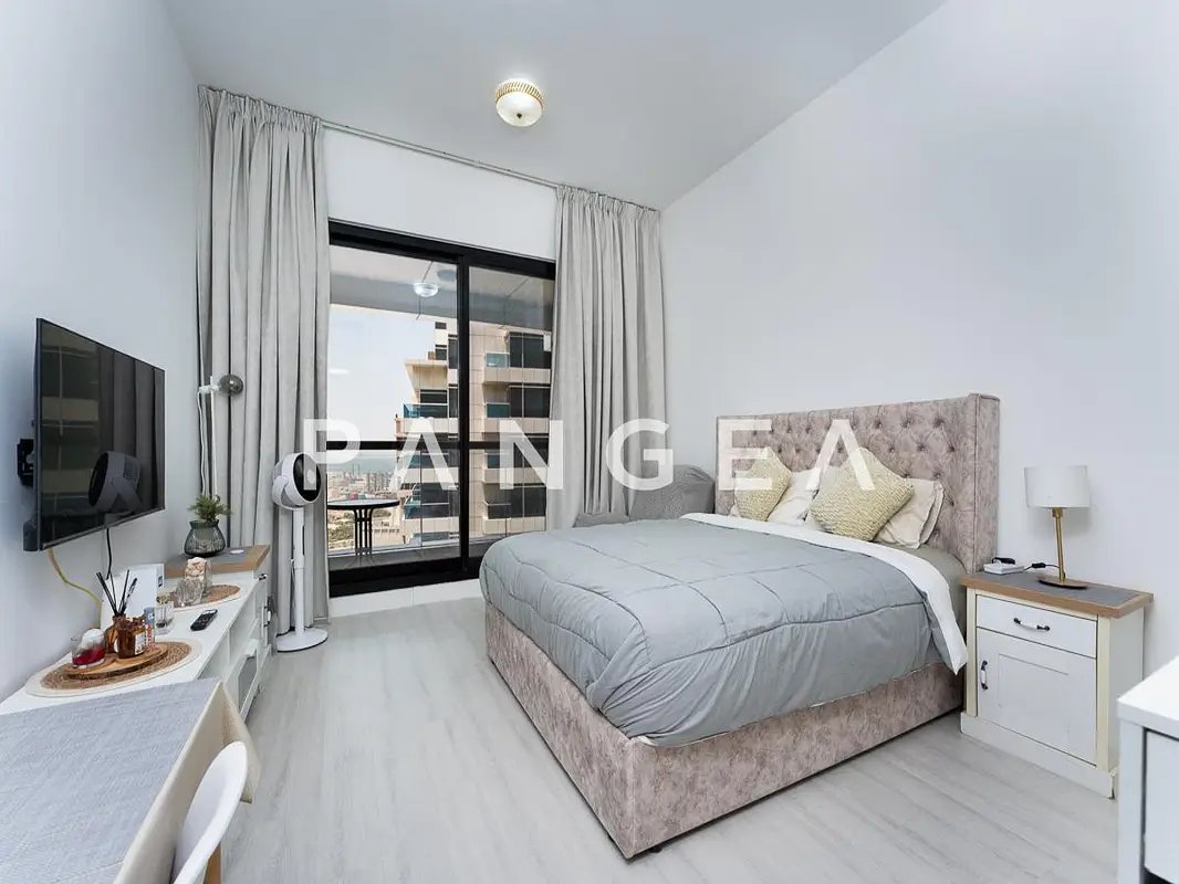 studio freehold apartment in Dubai Marina — photo 1 of 5