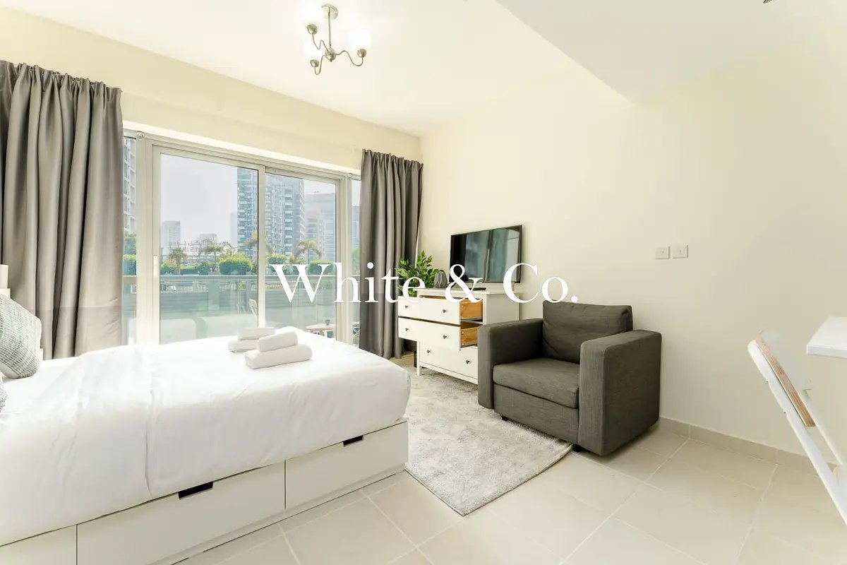 studio freehold apartment in Dubai Marina — photo 1 of 5