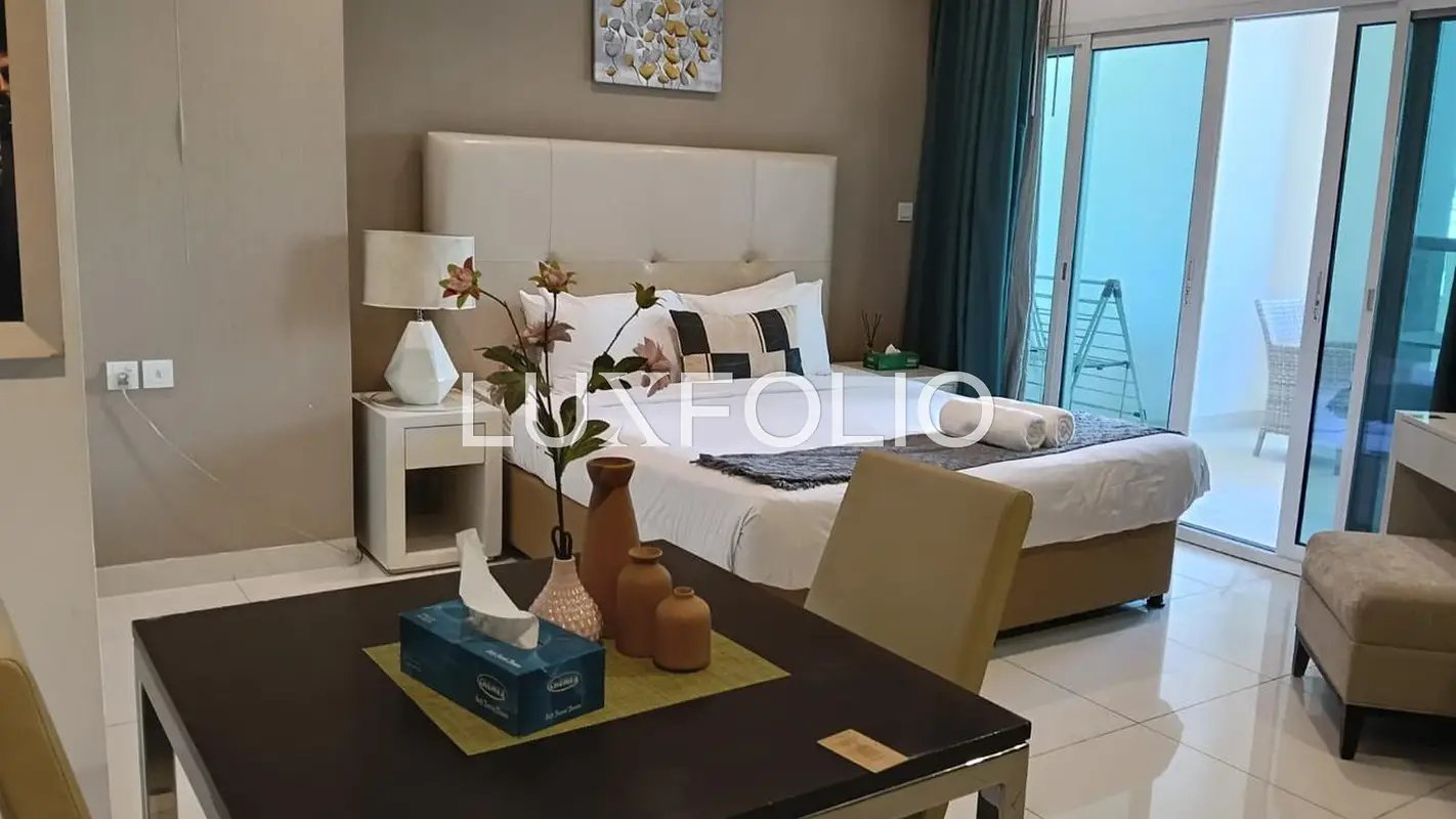 studio freehold apartment in Business Bay — photo 1 of 5