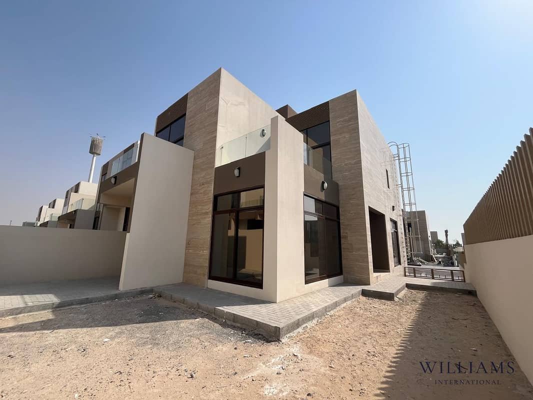 4-bedroom freehold villa in Mohammed Bin Rashid City (MBR City) — photo 1 of 4