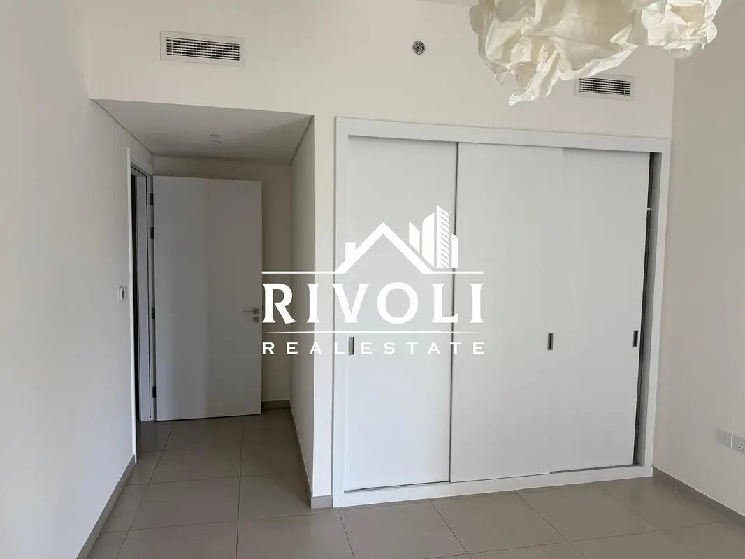 3-bedroom freehold apartment in Downtown Dubai — photo 1 of 5