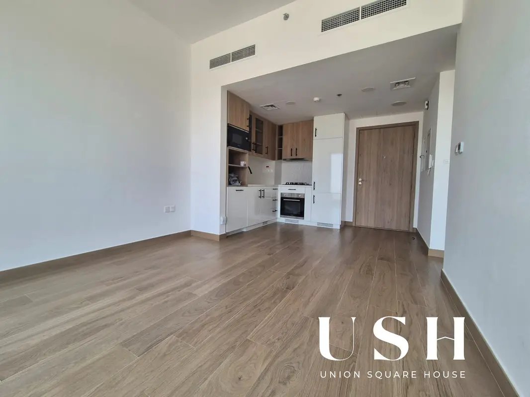 1-bedroom freehold apartment in Town Square — photo 4 of 4