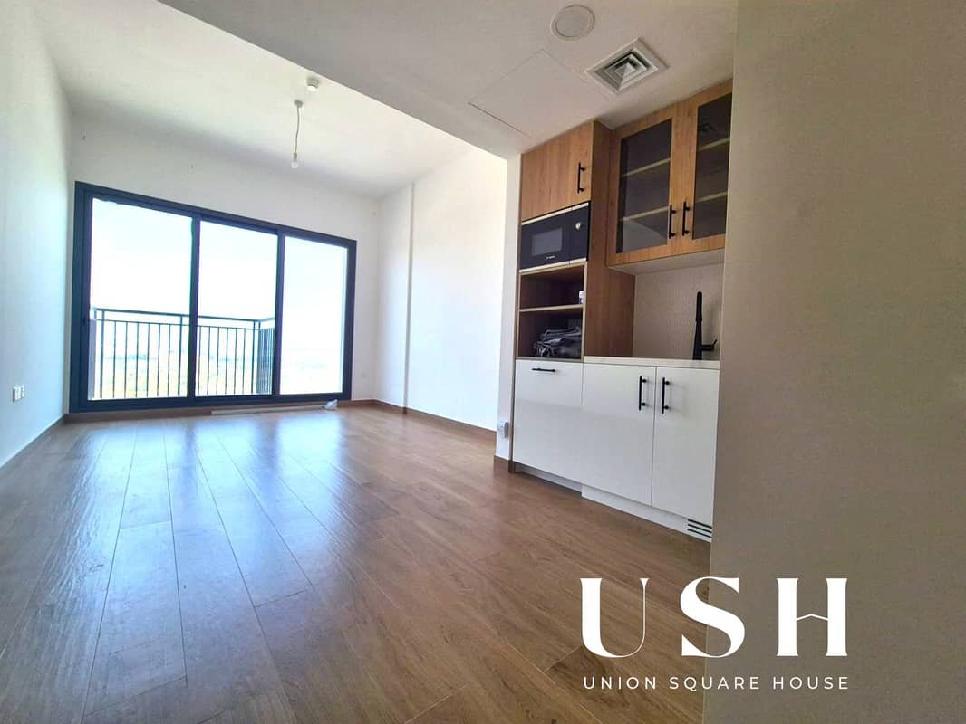 1-bedroom freehold apartment in Town Square — photo 3 of 4
