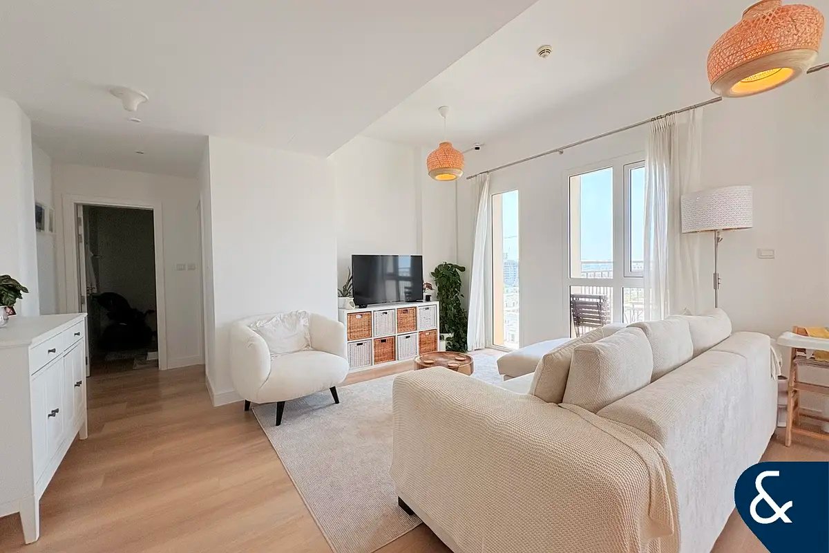 3-bedroom freehold apartment in Town Square — photo 4 of 4